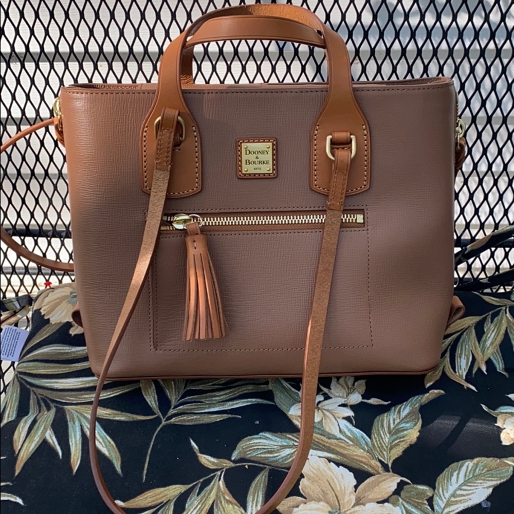 Authentic NWOT DOONEY & BOURKE Morgan bag